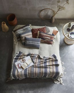 Wiązana poduszka z kolorami jesieni, wykonana z bawełny (40x60)