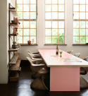 Stół jadalniany okrągły 130 cm różowy