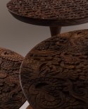 Stolik drewniany z rzeźbionym blatem BY HAND M